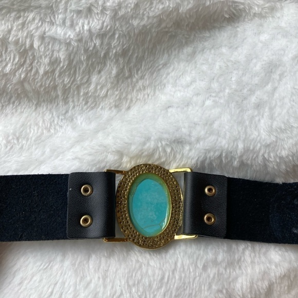 Faux Turquoise and Black Leather Snap on Bracelet - Picture 2 of 7